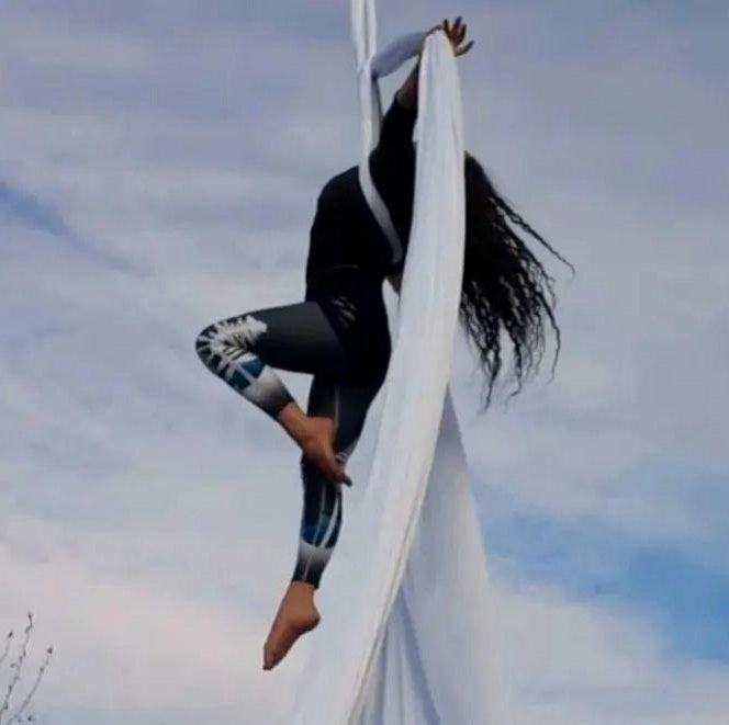 SnowVember Deer - Leggings